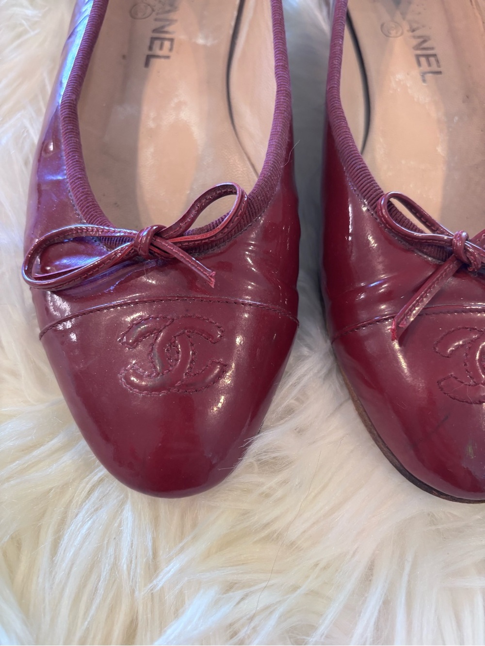 Vintage CHANEL Burgundy Patent Leather Ballet Flats with Bow - Picture 12 of 12